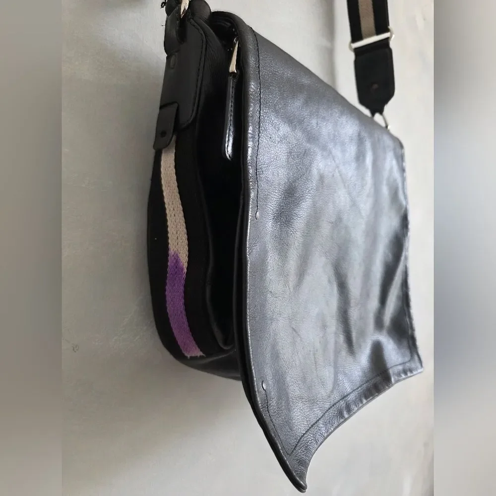 BALLY Bag Leather Black Gray Stripe Strap Flap Zip Cross Messenger Flaw 14x11x4